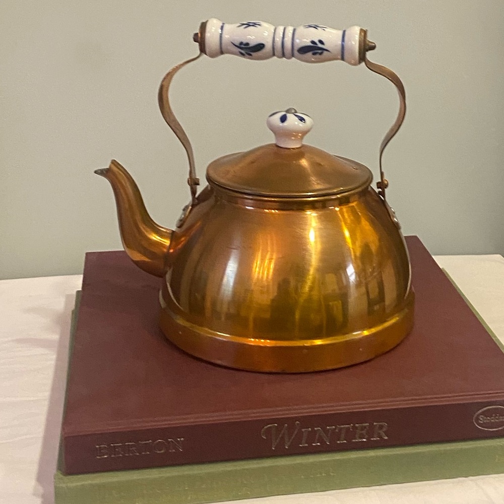 Vintage Cottagecore Polished Copper Tea Kettle With Ceramic Deflt Design Handle